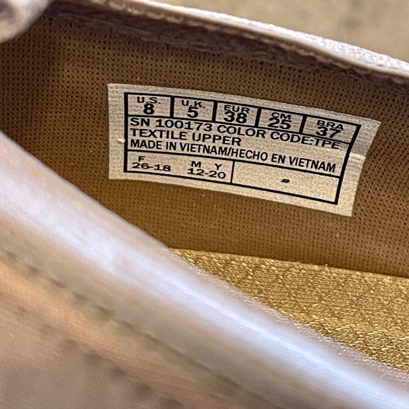 Like new! Skechers Memory Foam! - Picture 2 of 3